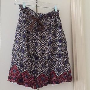 MIDI patterned skirt with tie